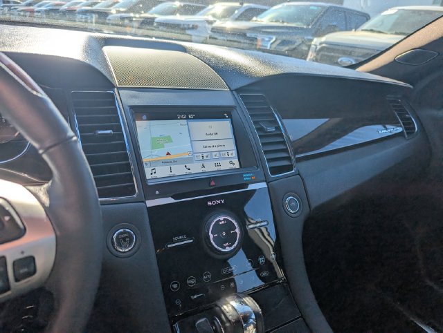 Used 2018 Ford Taurus Limited AWD/4WD image 20