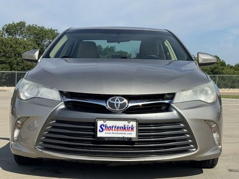 Used 2016 Toyota Camry LE FWD image 7