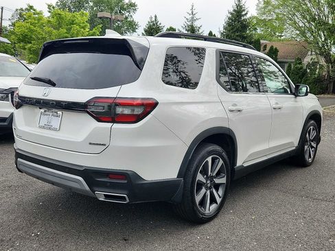 Certified 2023 Honda Pilot Touring image 6