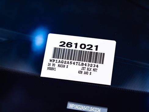 Used 2026 Porsche Macan S AWD/4WD image 34