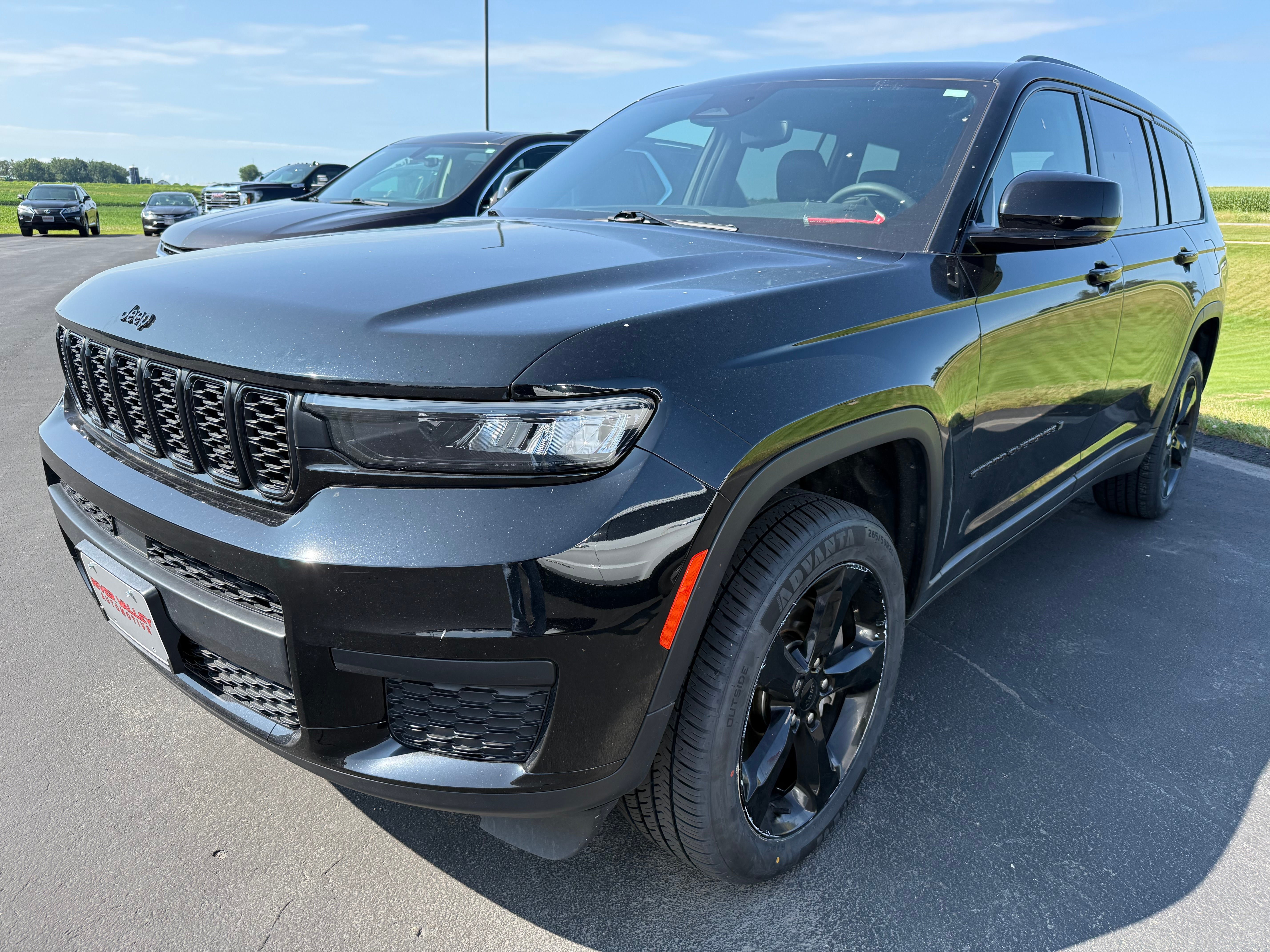 Used 2023 Jeep Grand Cherokee L Laredo AWD/4WD image 1