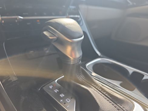 Certified 2024 Kia Carnival EX FWD image 18