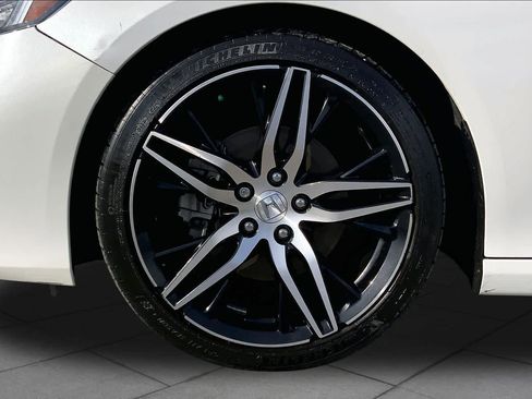 Used 2021 Honda Accord Touring image 11