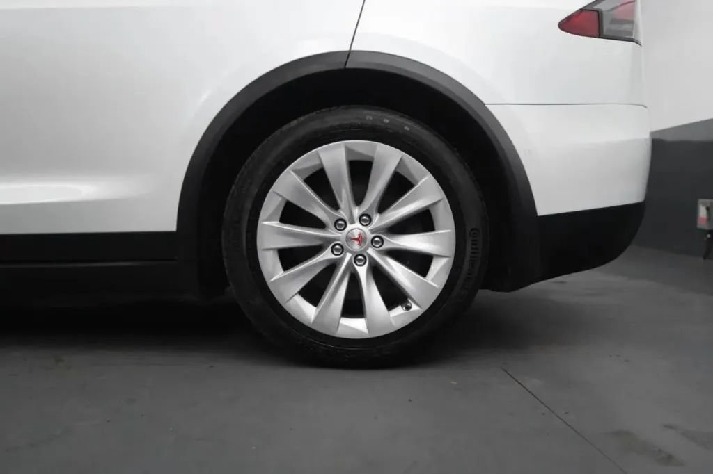 Used 2020 Tesla Model X Long Range AWD/4WD image 15