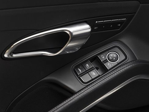 Used 2015 Porsche 911 Carrera S image 16