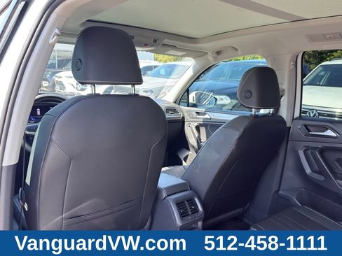 Used 2023 Volkswagen Tiguan SE w/ Panoramic Sunroof Package FWD image 27