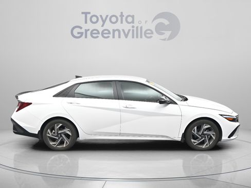 Used 2025 Hyundai Elantra Sport FWD image 16
