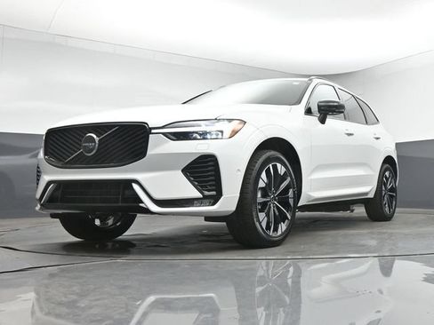 New 2026 Volvo XC60 B5 Plus w/ Protection Package Premier AWD/4WD image 40