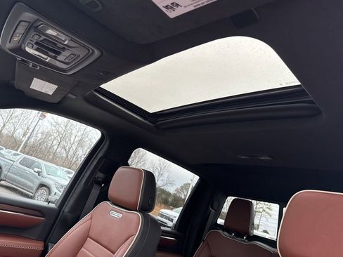 Used 2024 GMC Sierra 3500 Denali Ultimate image 10