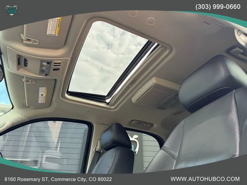 Used 2014 Cadillac Escalade Premium image 26