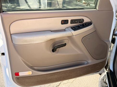 Used 2003 Chevrolet Tahoe LT image 9