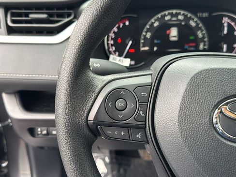 Used 2025 Toyota RAV4 XLE image 16