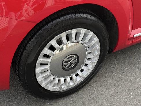 Used 2014 Volkswagen Beetle 1.8T image 37