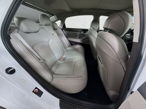 Used 2018 Genesis G80 3.8 w/ Option Group 03 image 29