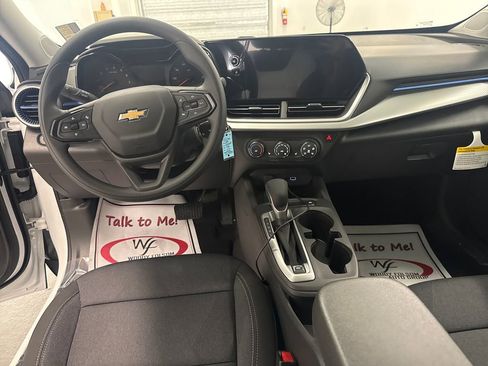New 2026 Chevrolet Trax LS w/ LS Convenience Package FWD image 12