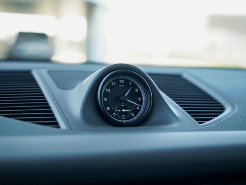 Certified 2025 Porsche Macan image 20