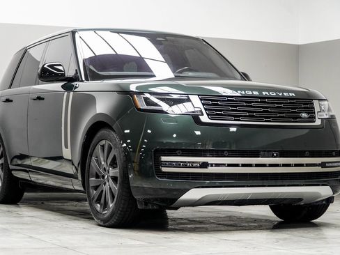 Used 2023 Land Rover Range Rover SE image 7