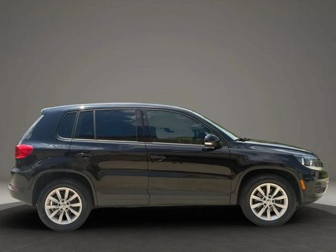 Used 2017 Volkswagen Tiguan Limited w/ Alloy Wheels Package AWD/4WD image 2