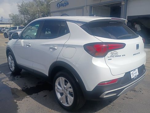 Used 2025 Buick Encore GX Preferred AWD/4WD image 8