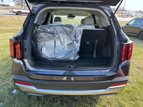 New 2025 Kia Sorento S w/ Panoramic Sunroof Package AWD/4WD image 4