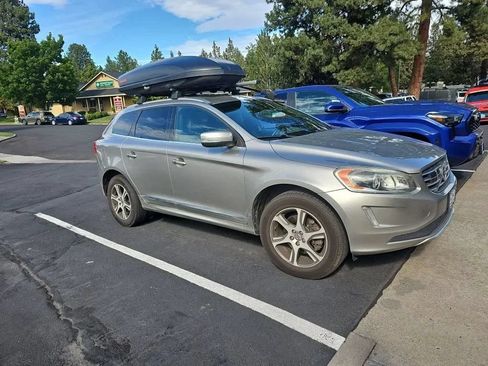 Used 2015 Volvo XC60 T6 Platinum w/ Inscription Package AWD/4WD image 3