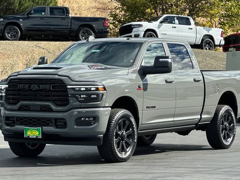 New 2026 RAM 2500 Laramie AWD/4WD image 8