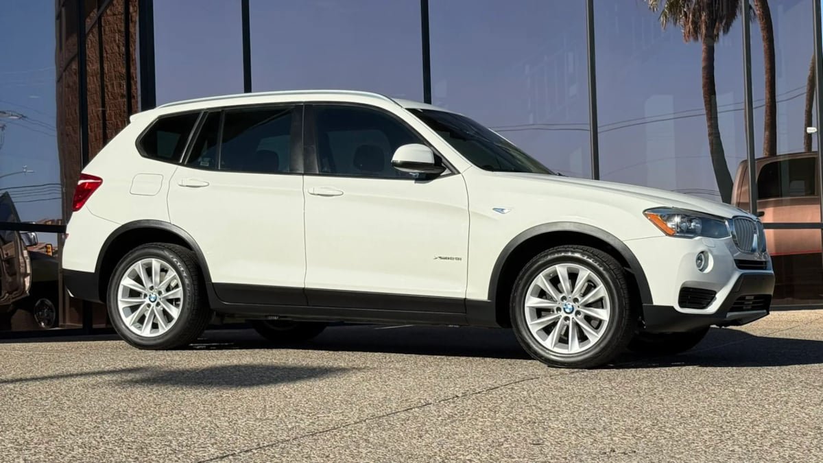 Used 2017 BMW X3 xDrive28i AWD/4WD image 16