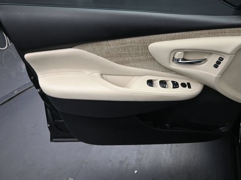 Used 2023 Nissan Murano SL w/ SL Moonroof Package FWD image 15