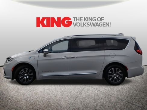 Used 2021 Chrysler Pacifica Pinnacle image 7