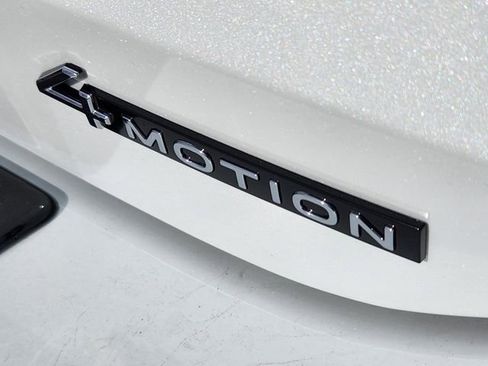 New 2026 Volkswagen Tiguan SE R-Line AWD/4WD image 10