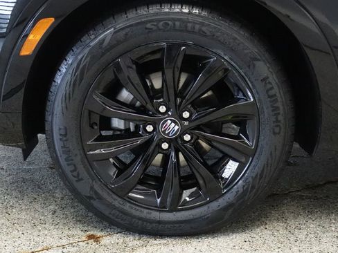 Used 2024 Buick Envista Sport Touring w/ Convenience I Package FWD image 17