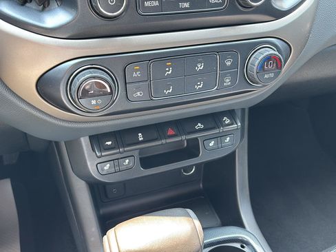 Used 2018 Chevrolet Colorado Z71 AWD/4WD image 25