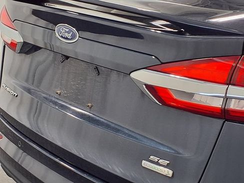 Used 2020 Ford Fusion SE w/ Equipment Group 151A FWD image 9