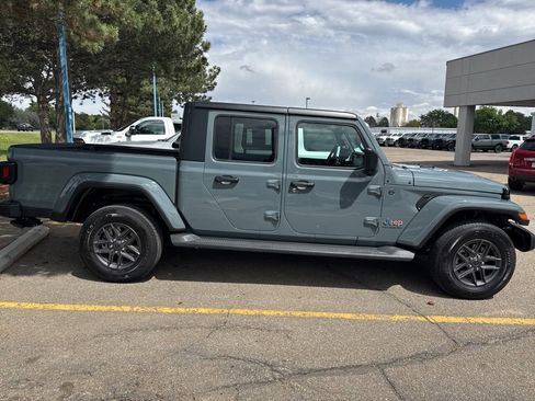 Used 2024 Jeep Gladiator Sport AWD/4WD image 6