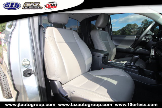 Used 2020 Toyota Tacoma SR AWD/4WD image 12