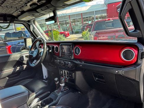 Used 2022 Jeep Gladiator Rubicon w/ LED Lighting Group AWD/4WD image 26