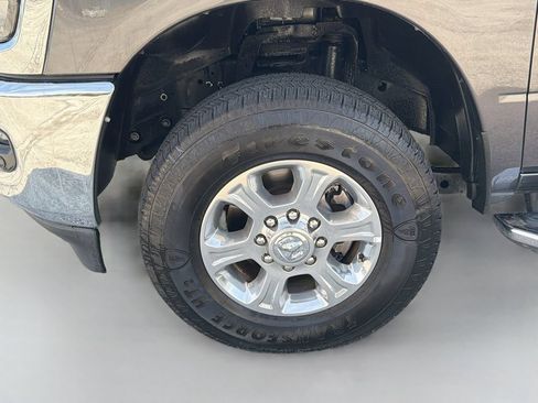 Used 2025 RAM 2500 Big Horn AWD/4WD image 30