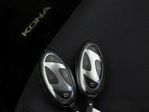 Certified 2025 Hyundai Kona SEL AWD/4WD image 32