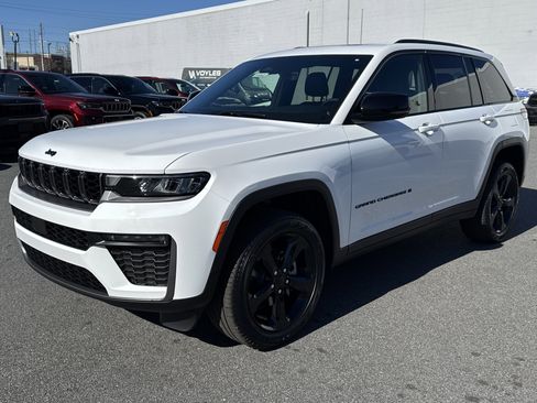 New 2026 Jeep Grand Cherokee Limited w/ Limited Altitude Package image 17