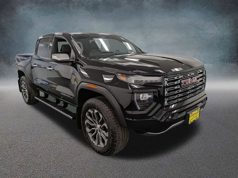 Used 2025 GMC Canyon Denali AWD/4WD image 3