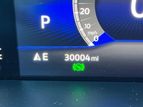 Used 2023 Volkswagen Taos SE w/ Panoramic Sunroof Package image 28