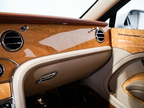 Used 2012 Bentley Mulsanne image 16