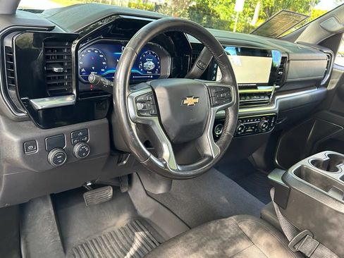 Used 2022 Chevrolet Silverado 1500 LT RWD image 18
