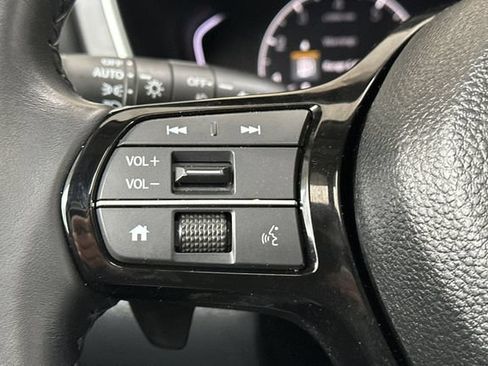 Used 2025 Honda Pilot Touring image 25