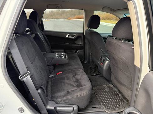 Used 2015 Nissan Pathfinder S image 22