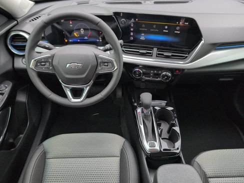 New 2026 Chevrolet Trax LT w/ Driver Confidence Package FWD image 4