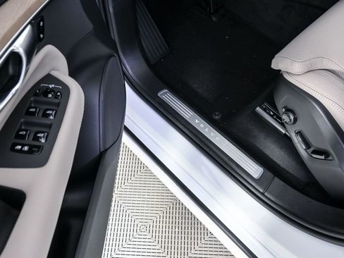 New 2026 Volvo XC90 B5 Ultra image 8