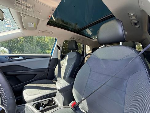 Used 2022 Volkswagen Taos SE image 19