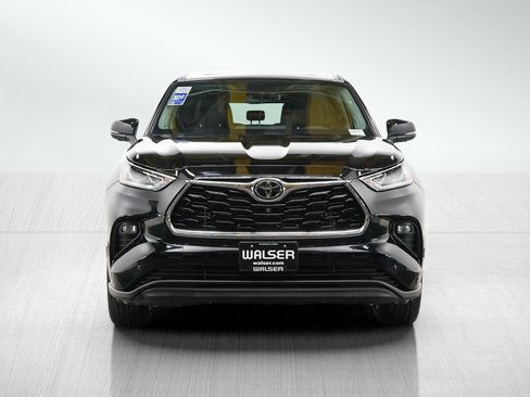 Used 2024 Toyota Highlander Limited AWD/4WD image 8