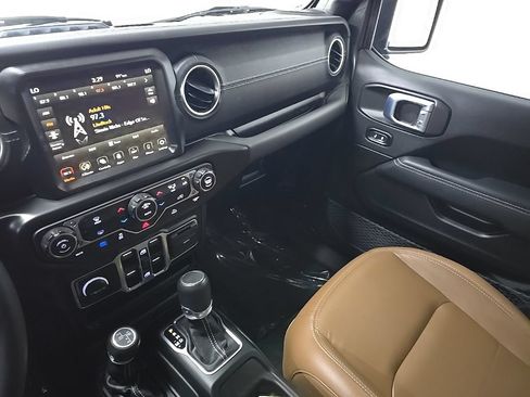 Used 2023 Jeep Wrangler Unlimited Sahara AWD/4WD image 25